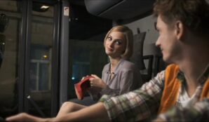 laska_leze_z_kontejneru_tridic_mytus_polakova_popelar_svoz_samosebou