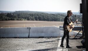 tomas_klus_soutez_listky_koncert_trideni_odpadu_samosebou