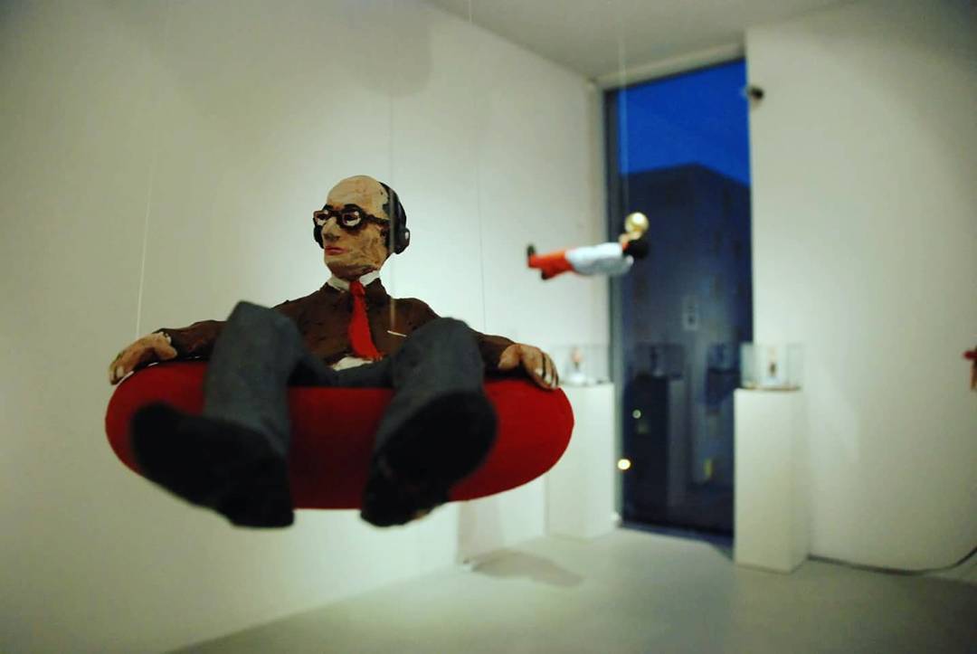 #contemporaryart #dox #doxprague #chill #intelligence #exhibition #contemporary #art #love #jeducervenou #flying #prague #laughingwindows #nowater #nasvemmiste