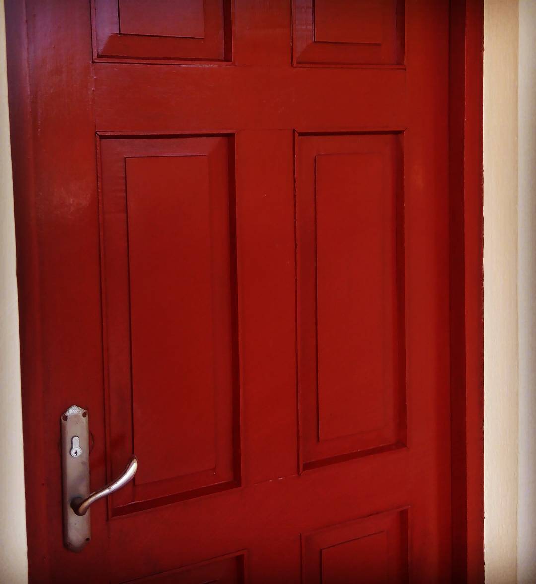 Iba trosku naopak. #NaSvemMiste #misplaced #constructionfail #cuba #hotelroomdoor