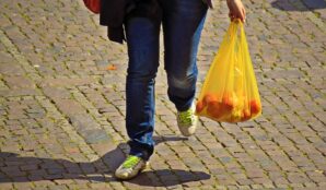 plastovy_sacek_igelitka_odpad