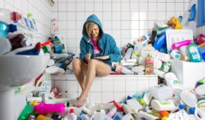 antoinerepesse_365_dni_odpadku_odpadky_koupelna