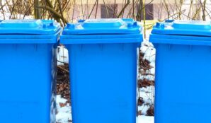 samosebou_modry_kontejner_papir_trideni_popelnice