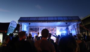 ciste_festivaly_ekokom_stage_samosebou