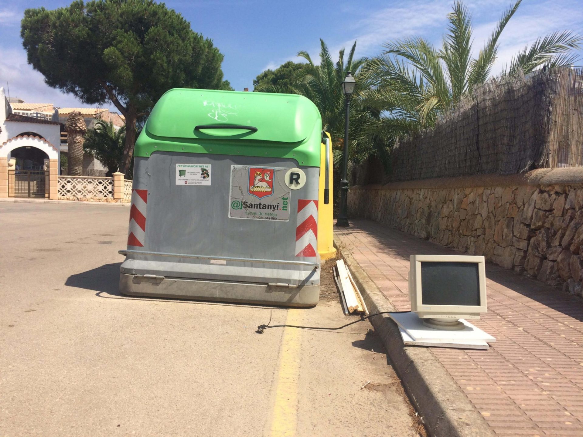 barcelona_spanelsko_trideni_elektronika_pocitac_elektroodpad