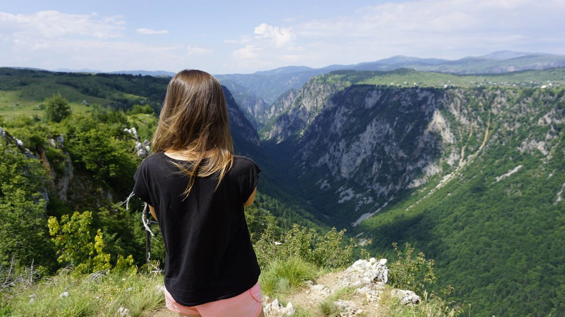samosebou_na_cestach_trideni_ekologie_dominika_jelinkova_cerna_hora_digitalni_nomad