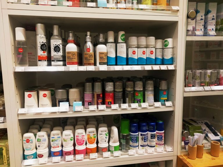 Deodoranty a antiperspiranty Kam vyhodit obaly? Samosebou.cz