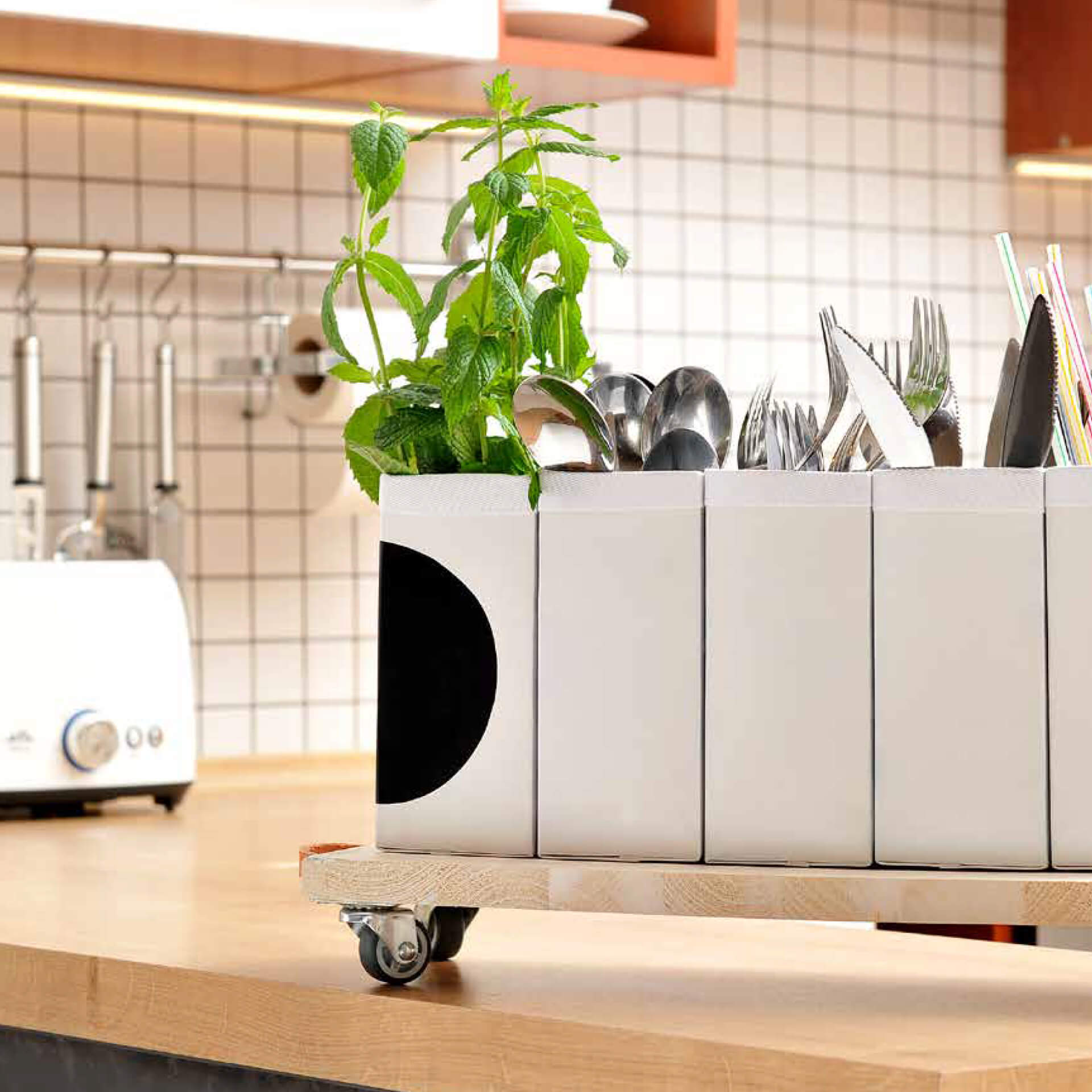 tvorime_beze_zbytku_pojizdny_kontejnerek_samosebou