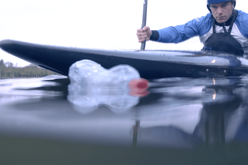 vavra_hradilek_trideni_plast_kajakar_voda_pet_lahev