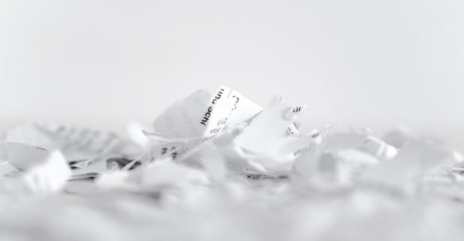 samosebou_papir_od_trideni_a_sberu_papiru_az_po_recyklaci