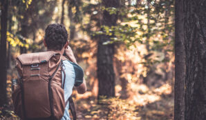 cista_priroda_batoh_les_clovek