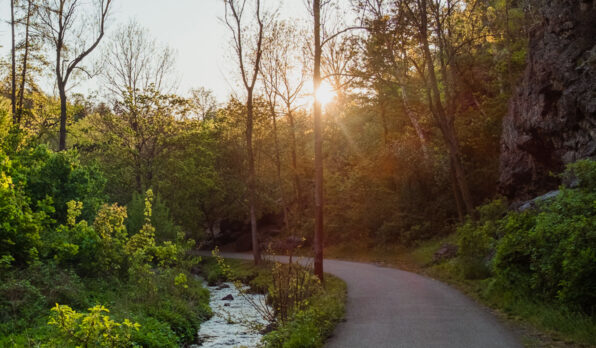 cistou_prirodou_krajina_zapad_slunce