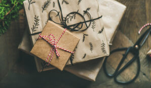 vanocni_darky_prirodni_papir_nuzky_provazek