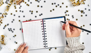 diar_blok_tuzka_psani_confeti_hvezdicky_zlata_stuha_ruka