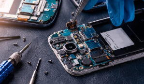 mobil_mikrocip_oprava_pinzeta_baterie