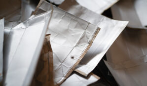 napojovy_karton_recyklovatelny_material_vnitrni_hlinova_vrstva_vnejsi_papirova