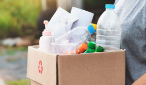 svetovy_den_recyklace_trideni_plasty_papir_sklo_kovy_napojove_kartony_samsoebou