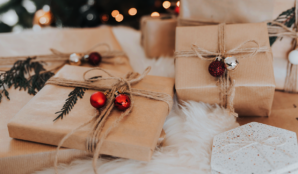 baleni_darku_vanoce_balici_papir_stuhy